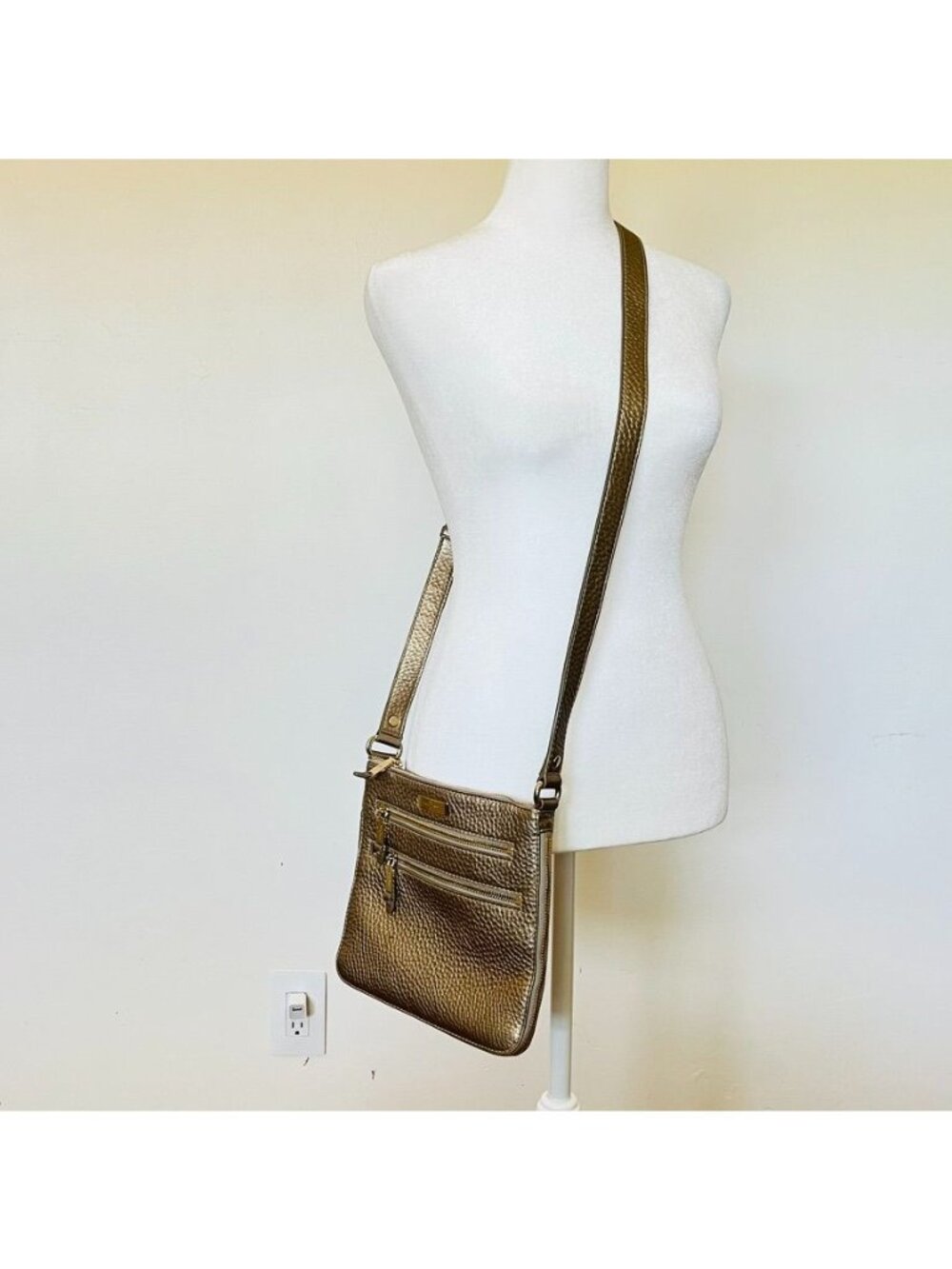 Cole Hahn Womens Bag Sheila Brushed Gold Leather Crossbody Pebbled Glam Lux - Picture 4 of 9